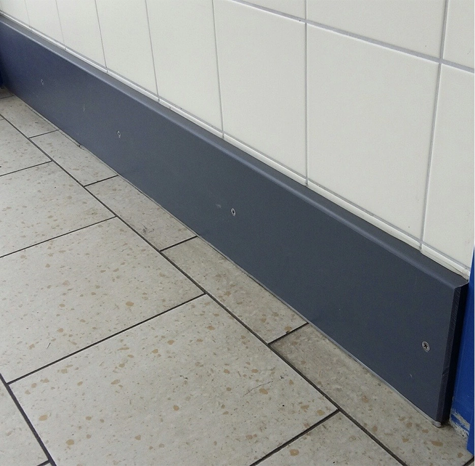 Šedá okopová deska WallProtec Standard