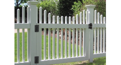 Polymerové kování pro brány a branky – bezúdržbové, odolné a bezpečné řešení