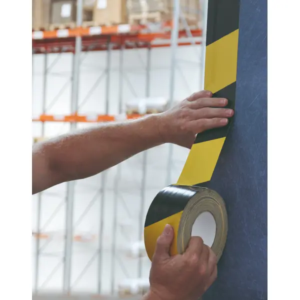 Hladká textilní páska WT-5561 – textil potažený PE, černá, 50 mm × 50 m