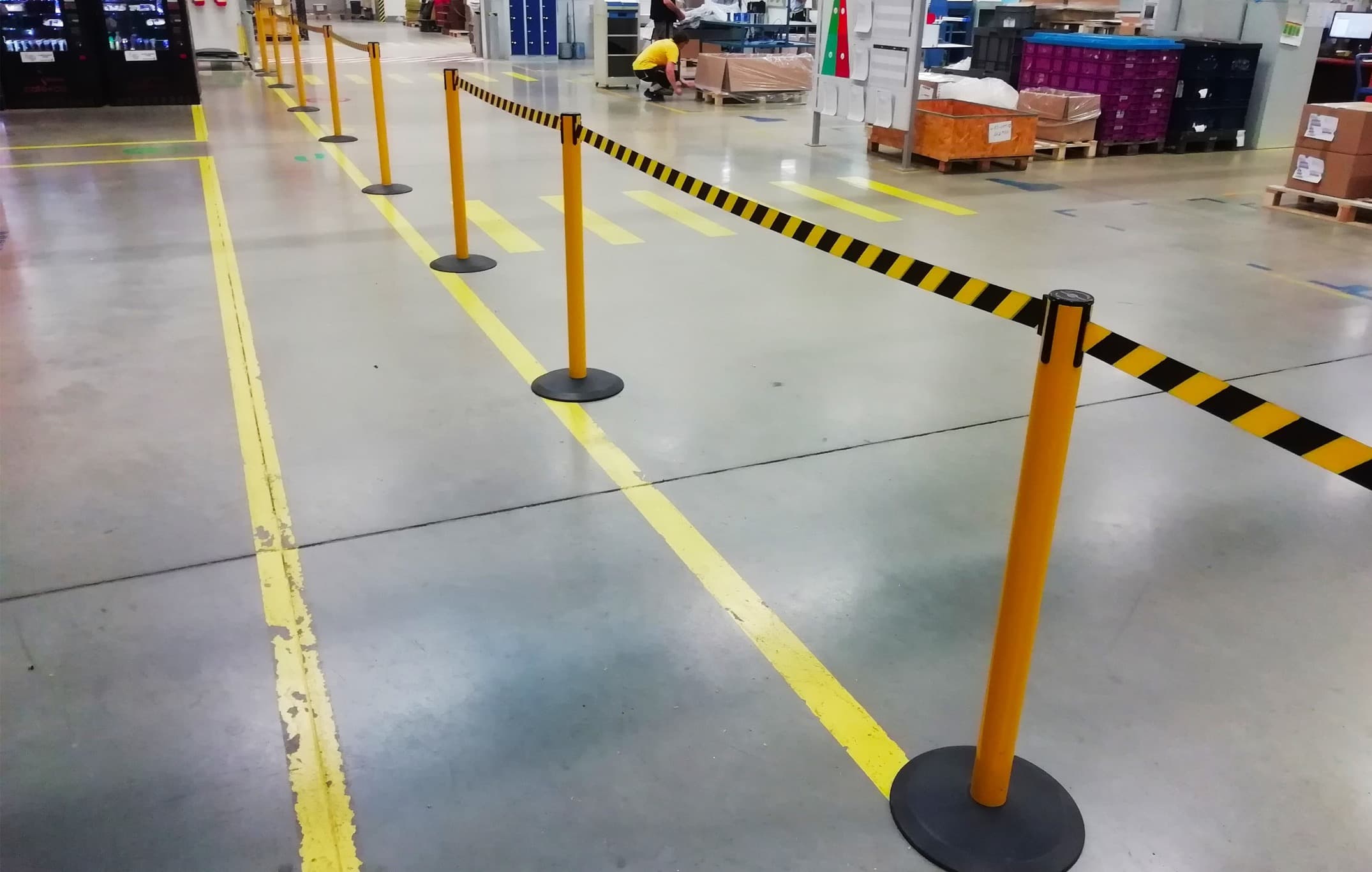 Mobilní sloupky se samonavíjecím pásmem Tensabarrier