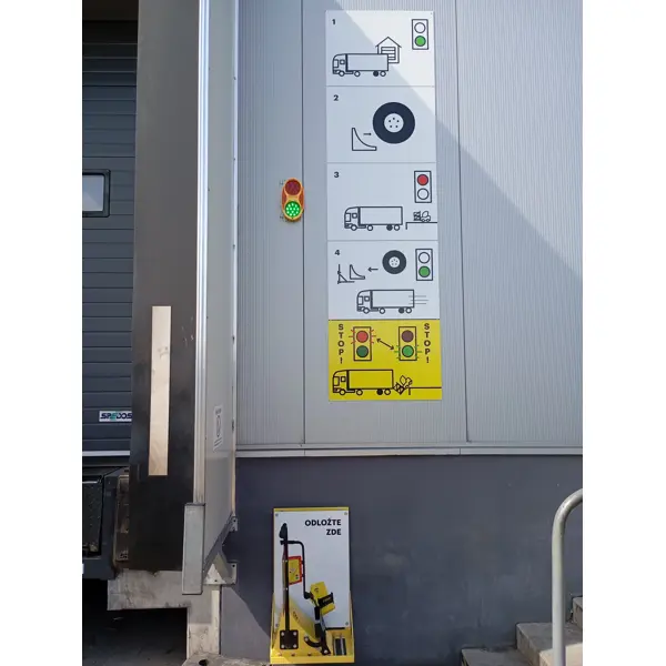 iStop – zakládací klín pod kola se signalizací