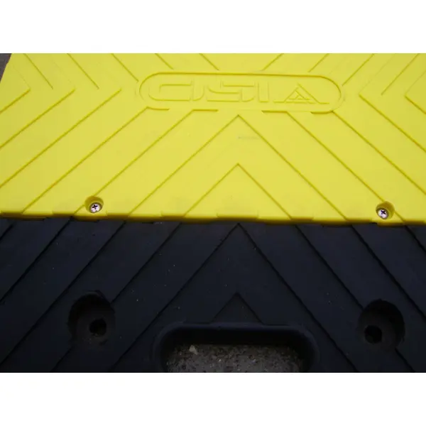 Kabelový přejezd, most 10t, koncový díl – 250×500×70 mm, černá