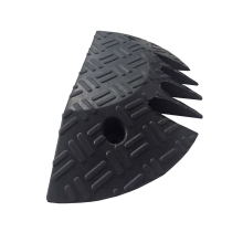 Kabelový přejezd, most 10 t, koncový díl – 250×500×70 mm, černá