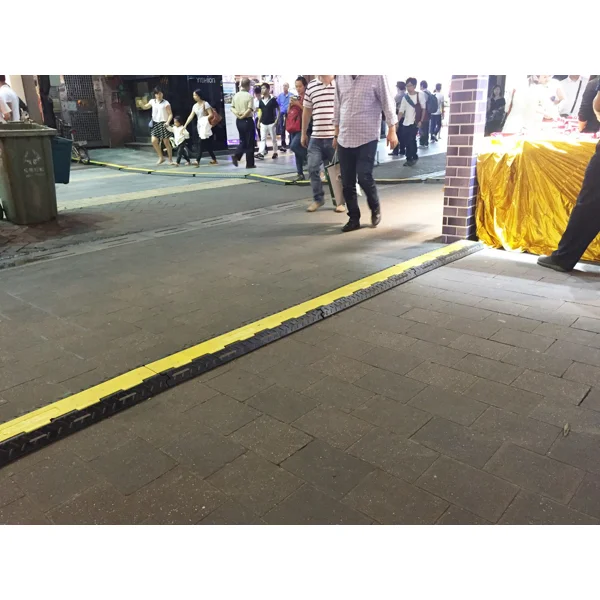 Kabelový přejezd, most 10 t, koncový díl – 400×500×65 mm, černá