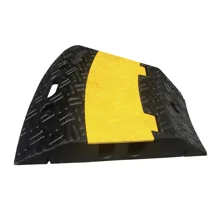 Kabelový přejezd, most 10 t, rohový díl 30° – 250×500×65 mm, žluto-černá