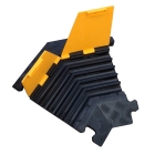Kabelový přejezd, most 20t, rohový díl pravý 30° – 170×500×45 mm, žluto-černá