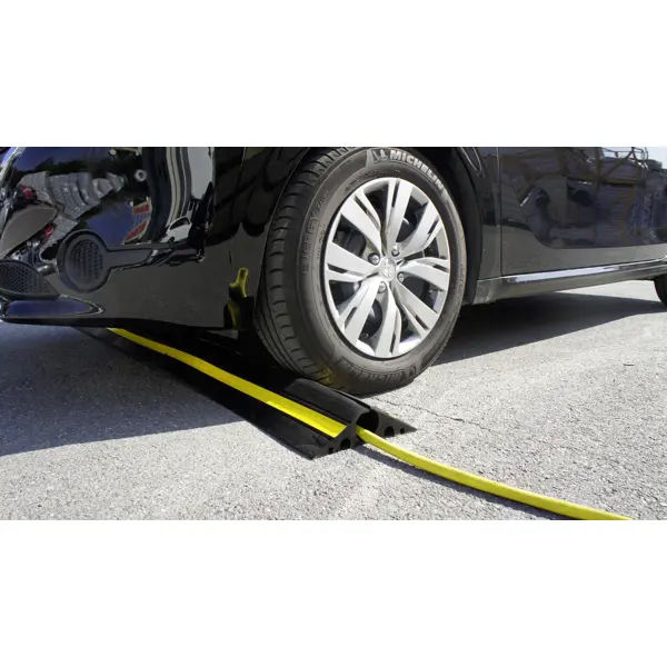 Kabelový přejezd, most 5 km/h, 40t – 1000×240×70 mm, žluto-černá