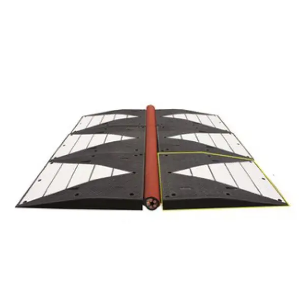 Kabelový přejezd, most 5 km/h, 40 t – 1200×750×0/100 mm, bílo-černá