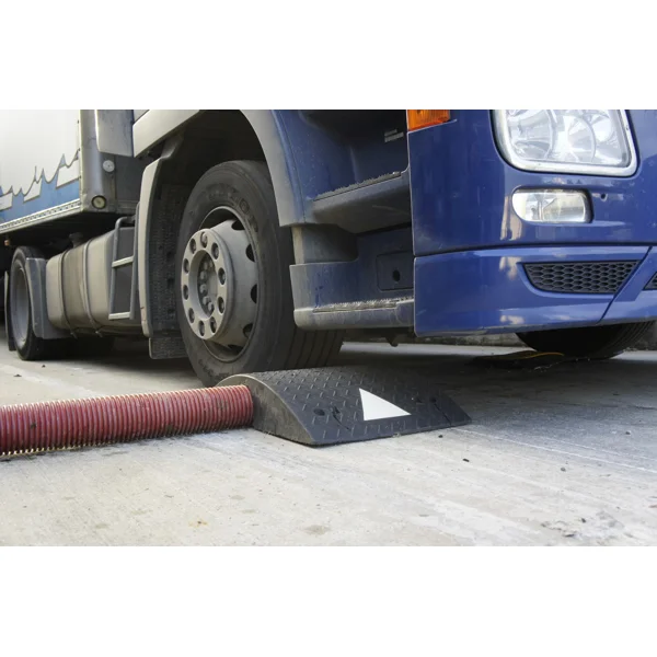 Kabelový přejezd, most 5 km/h, 40t – 500×500×80 mm, černá