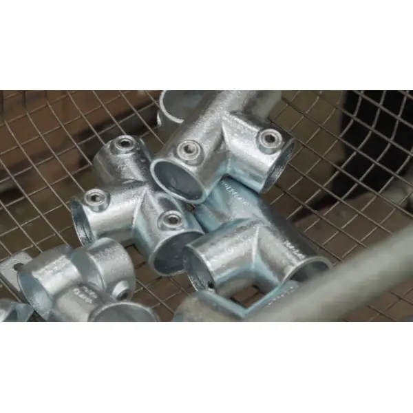 Konstrukční fitinka, spojka ocelových trubek pr. 42,4 mm – úhlový spojovací kříž, ježek 158-C42