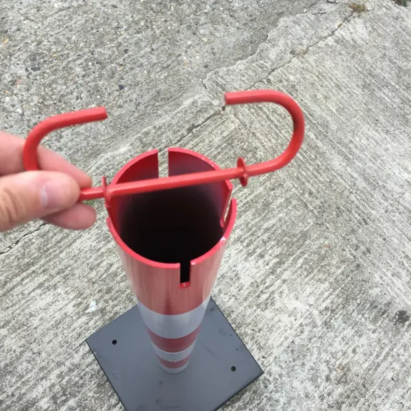 Kovový sloupek Premium 70 – v.90 cm, červeno-bílá