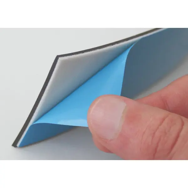 Magnetická samolepicí páska – 50 mm × 10 m