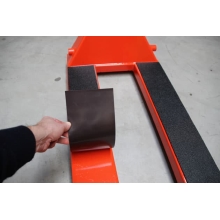 Magnetický protiskluzový kryt na vidlice – černá, 1500×80×4 mm