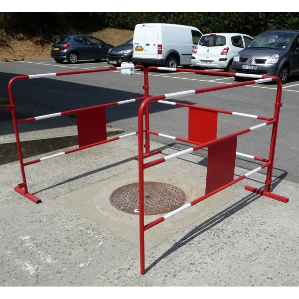 Mobilní kovová zábrana Simple, dvoupříčková, červeno-bílá