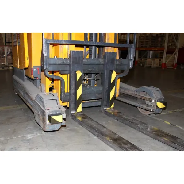 Mobilní magnetický nárazník pro manipulační techniku Bumper Medium, rovný – 400×50×50 mm