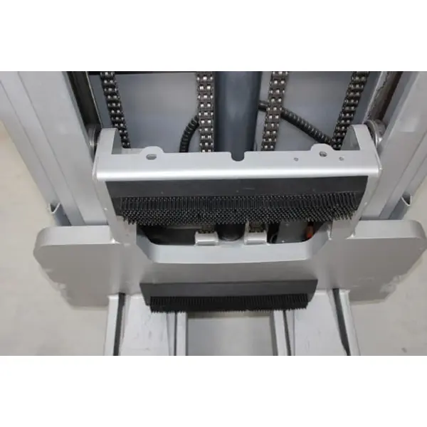 Mobilní magnetický nárazník pro manipulační techniku s gumovými štětinami – 150×100×30 mm