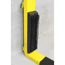 Mobilní magnetický nárazník pro manipulační techniku s gumovými štětinami – 400×50×50 mm