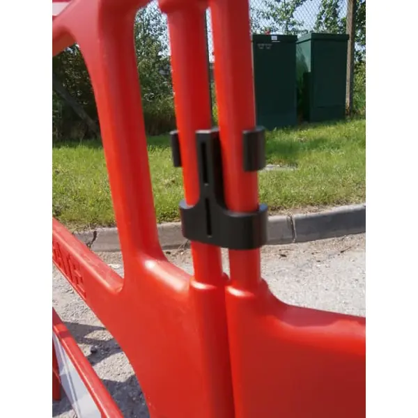 Mobilní plastová zábrana skládací Safegate, 4segmentová – červená