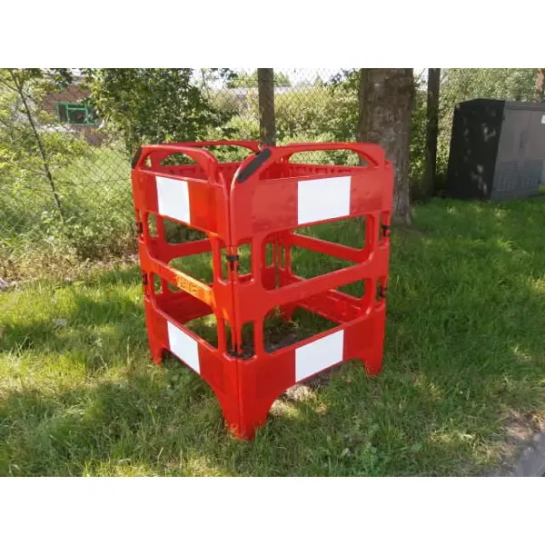 Mobilní plastová zábrana skládací Safegate, 4segmentová – červená