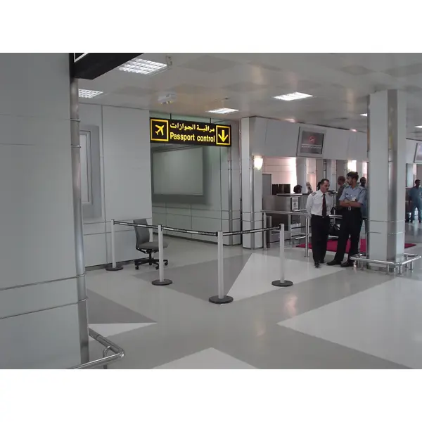 Mobilní zahrazovací sloupek Popular Basic, bílý – černé pásmo 2,3 m