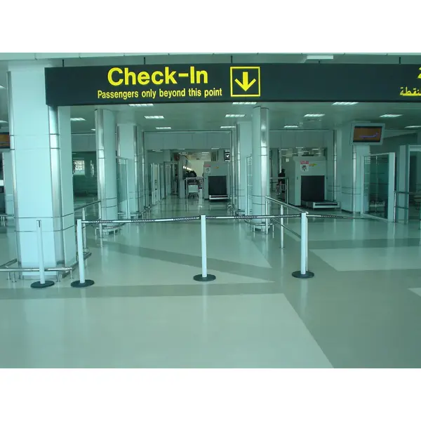 Mobilní zahrazovací sloupek Popular Basic, bílý – zelené pásmo 2,3 m