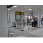 Mobilní zahrazovací sloupek Popular Basic, bílý – žluté pásmo 2,3 m