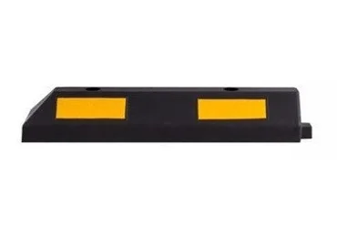 Modulární parkovací doraz pro automobily s reflexními pruhy, koncový díl – 610×145×120 mm, černo-žlutá