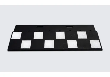 Nájezdová/náběhová hrana Silence s magnety pro ocelové přejezdové desky přes výkopy – recyklovaná pryž, černá