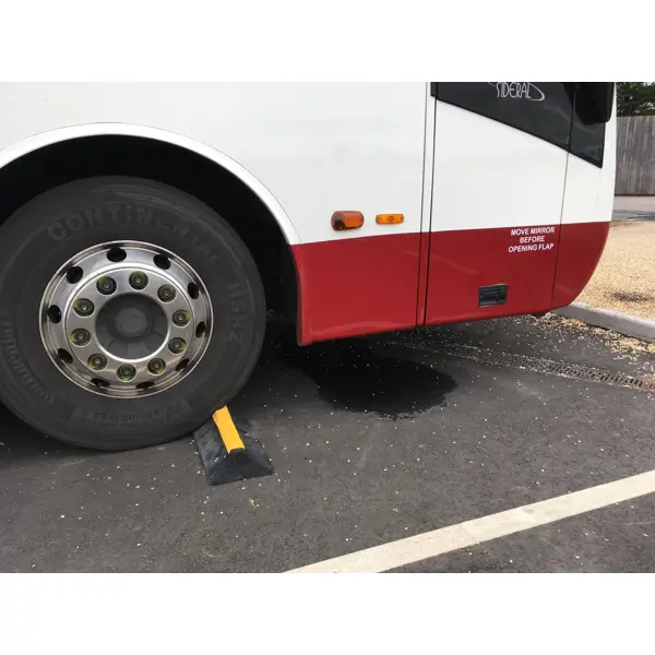 Nárazník BusStop z recyklované pryže