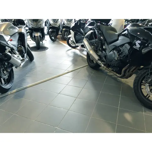 Nášlapná, pochozí ochrana kabelů, PVC – 2000×70×15 mm