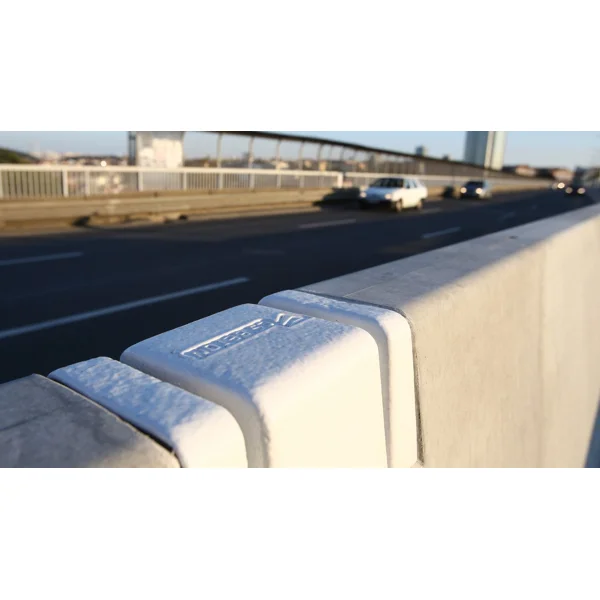 Oboustranné silniční betonové svodidlo TYP100 – průběžný díl, 4000×695×1000 mm