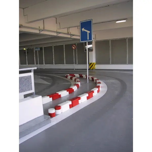 Obrubník z recyklované pryže Twist – bílá, 580 mm