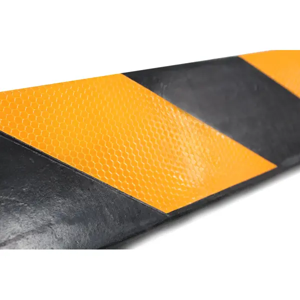 Ochrana rohů, pryžový nárazník Rubber 800 – černá, reflex. proužky, 800×100×8 mm