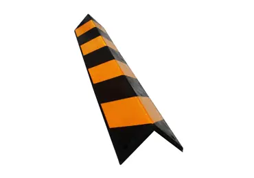 Ochrana rohů, pryžový nárazník Rubber 800 – černá, reflex. proužky, 800×100×8 mm