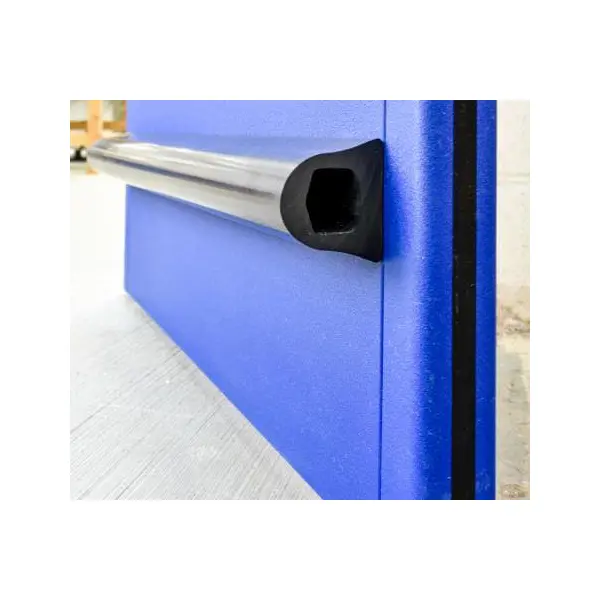 Ochrana stěn a rohů, pryžový nárazník Rubber D s ocelovou výztuhou – černá, 75×65×3500 mm