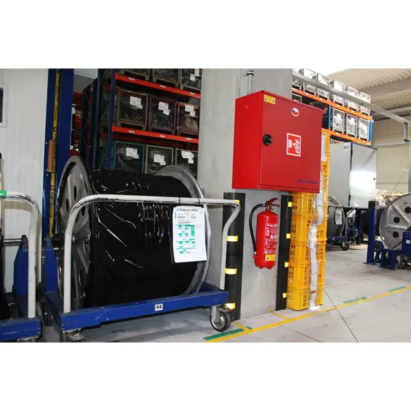 Ochranný rohový profil Economic – recyklovaná pryž, černá, 1000×105×14 mm