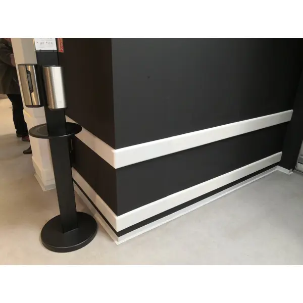 Okopová deska WallProtec Hygienic se zkosenou hranou – plast, bílá/mléčná, 2000×195 mm (1×/–)