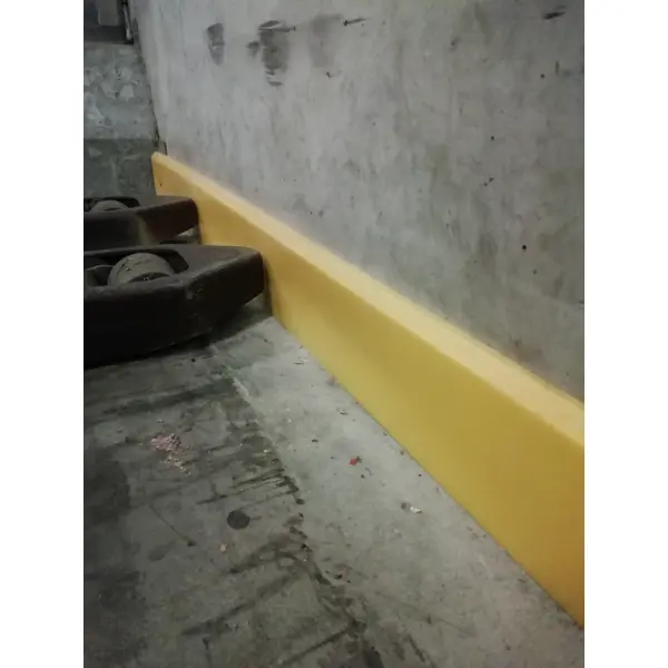 Okopová deska WallProtec Premium se zkosenou hranou – plast, žlutá, 2000×195 mm (1×/–)