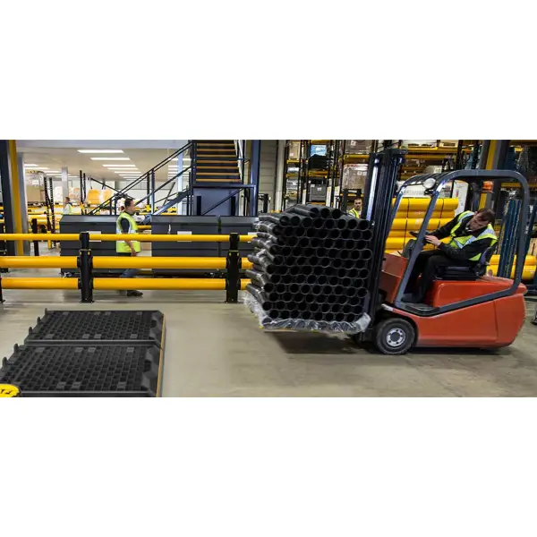 Paletová podesta UnderGuard vč. HD ForkGuard Kerb Barrier – nylon, černá, 1241×1070 mm