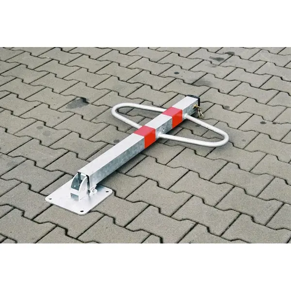 Parkovací sloupek MOTÝLEK – ocel, stříbrno-červená, 800×590 mm, sklopný, zámek FAB