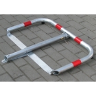 Parkovací zábrana U80 – ocel, stříbrno-červená, 510×800 mm, sklopná, zámek FAB