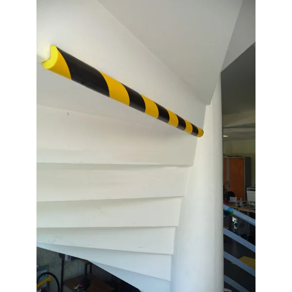 Pěnový ochranný samolepicí rohový profil SoftBumpers, tvar 