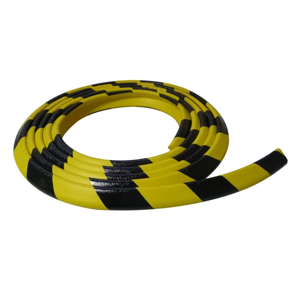 Pěnový ochranný varovný samolepicí rohový profil SoftBumpers – 5000×30 mm, žluto-černá