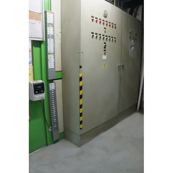 Pěnový ochranný varovný samolepicí rohový profil SoftBumpers – 750×30 mm, červeno-bílá