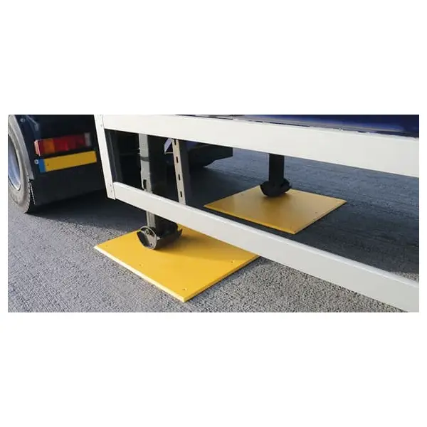 Pláty pod návěs Trailer Plate – žlutá, 990×990×15 mm, 8× předvrtaný otvor