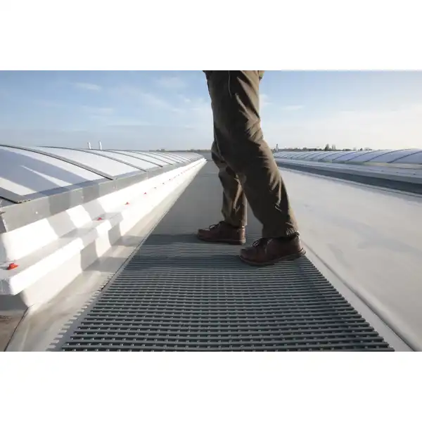Pochozí rohož na ploché střechy Mats4Roof – PVC, 1220×14 mm, role 10 m, černá