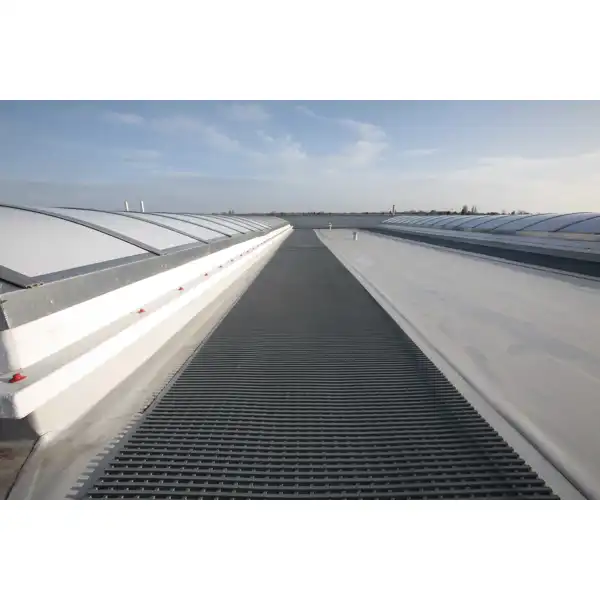 Pochozí rohož na ploché střechy Mats4Roof – PVC, 600×14 mm, role 10 m, černá