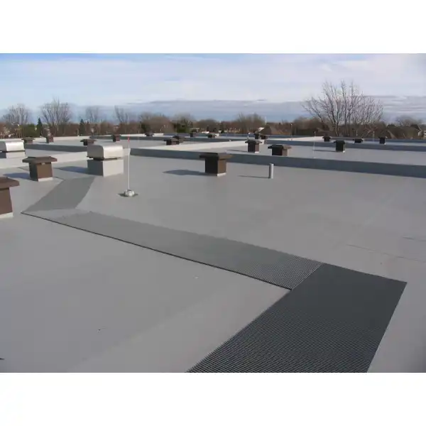 Pochozí rohož na ploché střechy Mats4Roof – PVC, 600×14 mm, role 10 m, černá