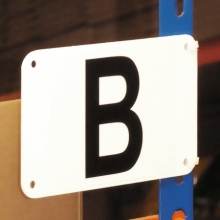 Policové regálové značení, jednostranné – bílý podklad, 220×450 mm, 1-3 znaky