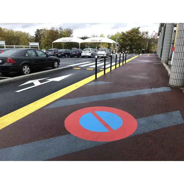 Předformovaná dopravní značka 